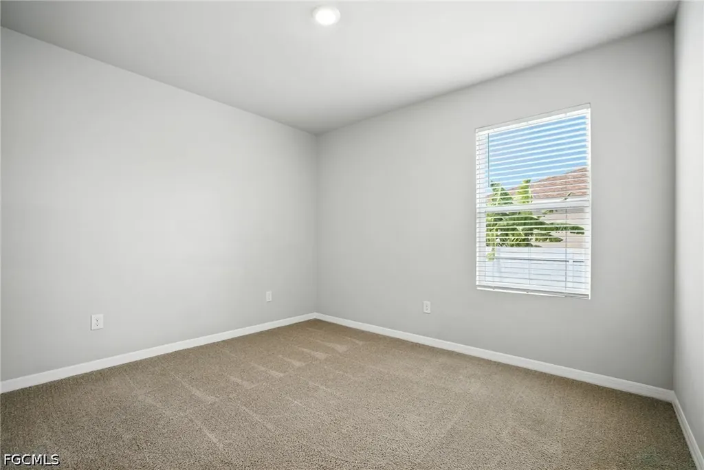 2465 NW 9th Street Cape Coral FL 33993