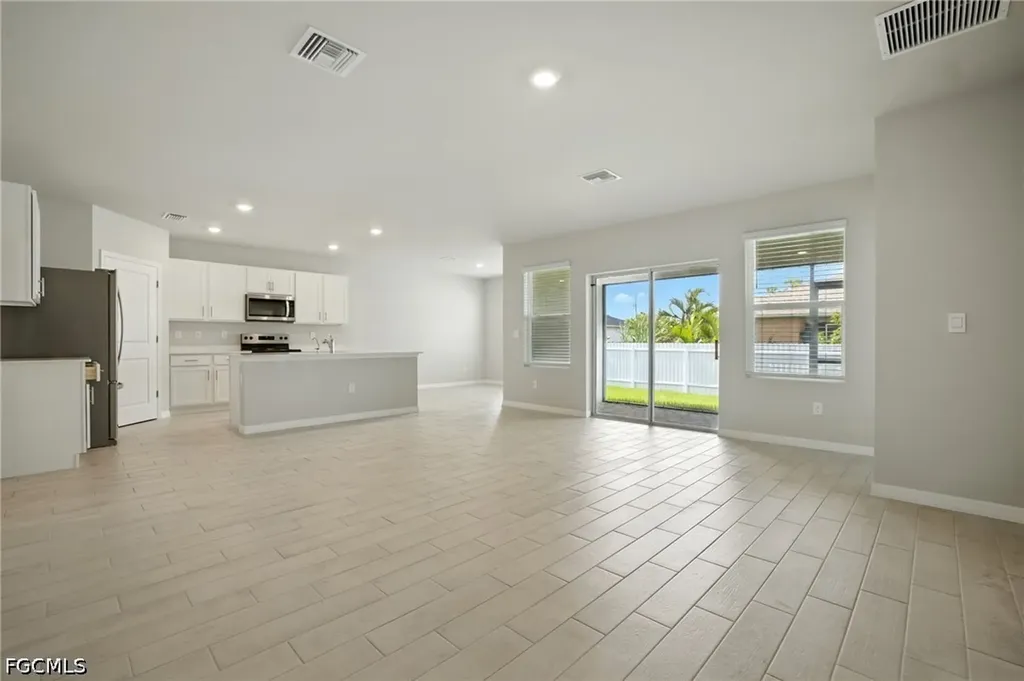 2465 NW 9th Street Cape Coral FL 33993