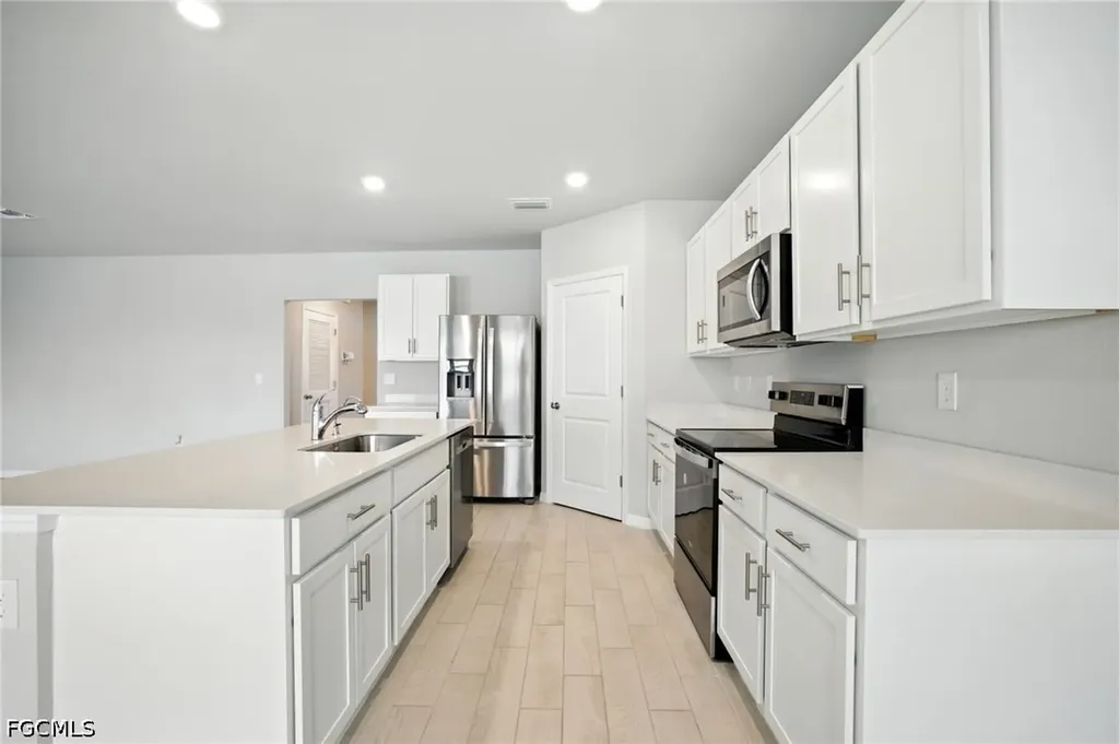 2465 NW 9th Street Cape Coral FL 33993