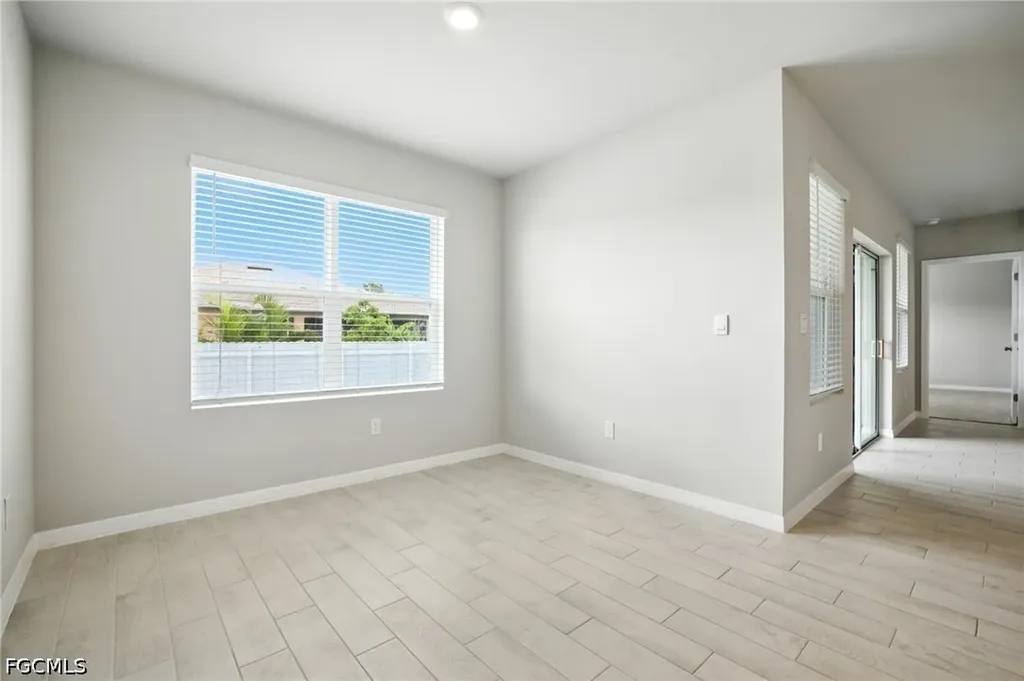 2465 NW 9th Street Cape Coral FL 33993