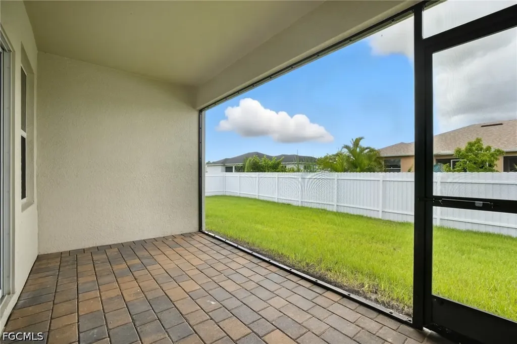 2465 NW 9th Street Cape Coral FL 33993