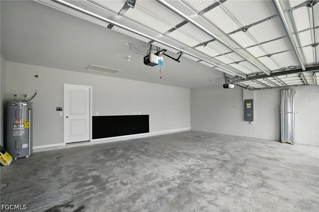 2465 NW 9th Street Cape Coral FL 33993