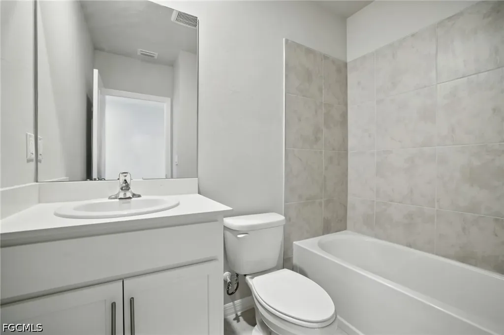 2465 NW 9th Street Cape Coral FL 33993