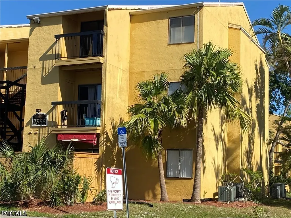 2855 Winkler Avenue Fort Myers FL 33916