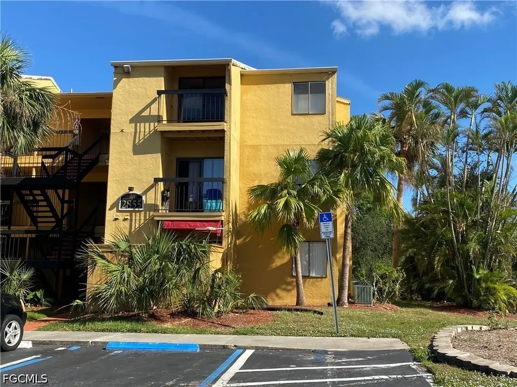 2855 Winkler Avenue Fort Myers FL 33916