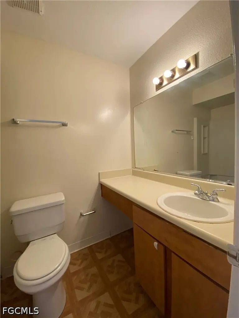 2855 Winkler Avenue Fort Myers FL 33916