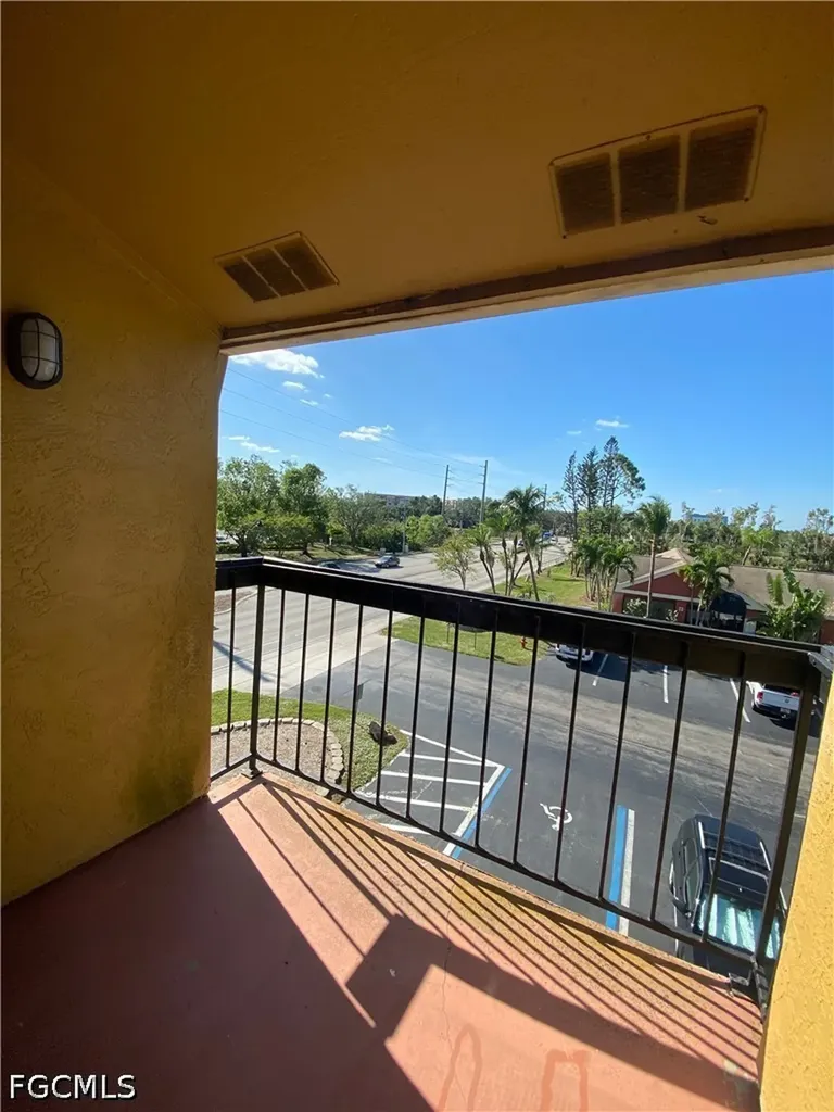 2855 Winkler Avenue Fort Myers FL 33916