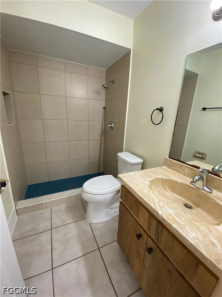 1247 SW Santa Barbara Place Cape Coral FL 33991