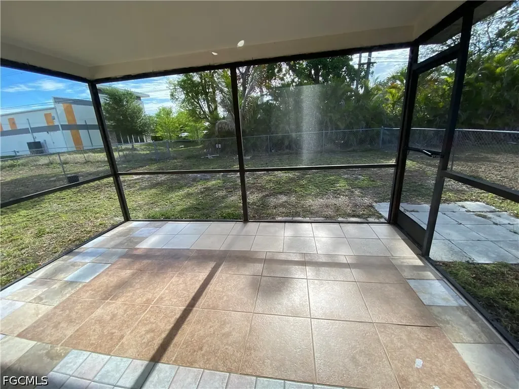 1247 SW Santa Barbara Place Cape Coral FL 33991