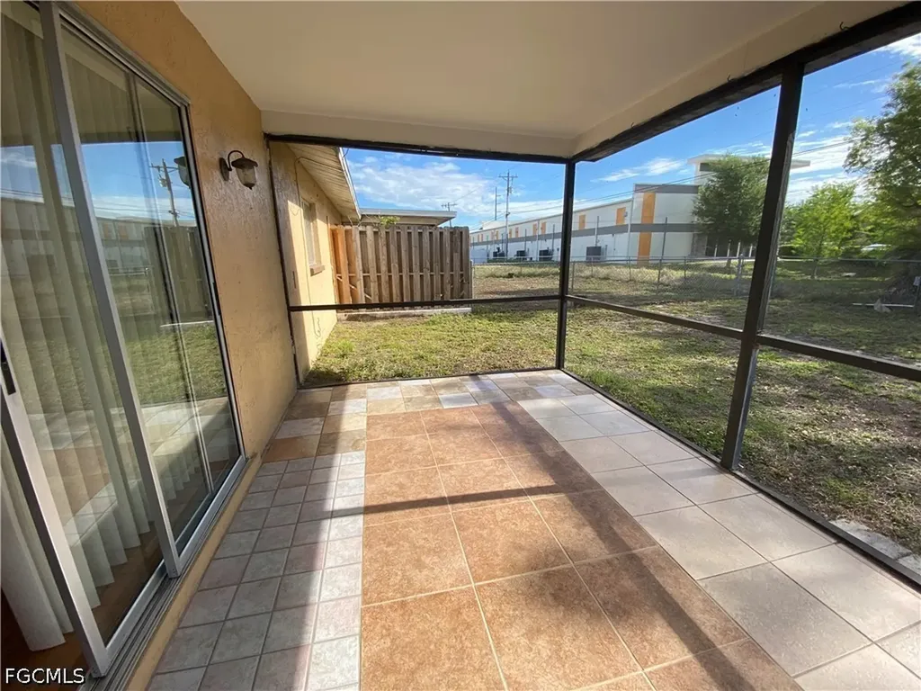 1247 SW Santa Barbara Place Cape Coral FL 33991