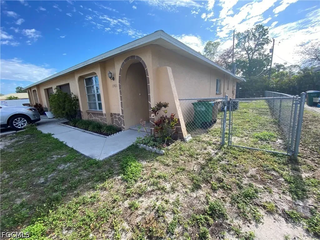 1247 SW Santa Barbara Place Cape Coral FL 33991