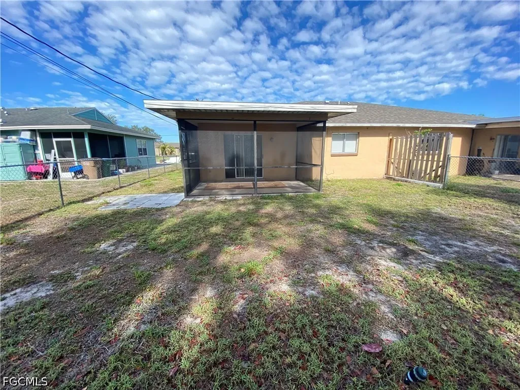 1247 SW Santa Barbara Place Cape Coral FL 33991