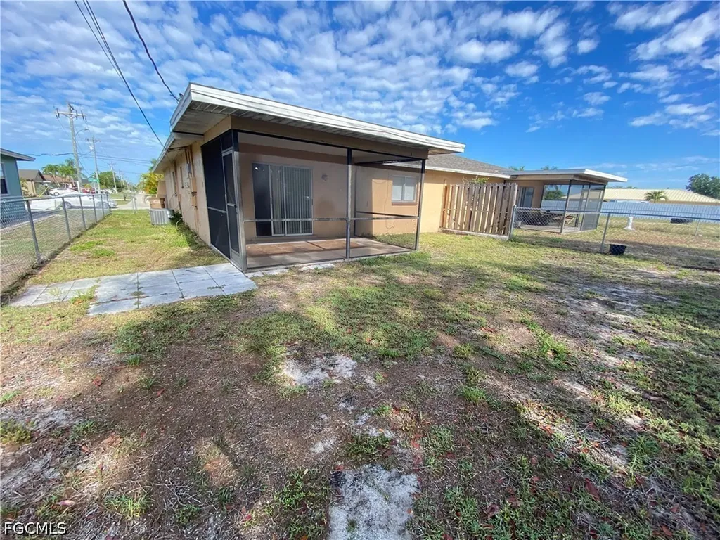 1247 SW Santa Barbara Place Cape Coral FL 33991