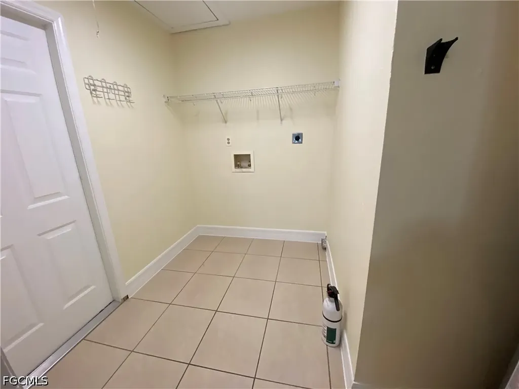 1247 SW Santa Barbara Place Cape Coral FL 33991