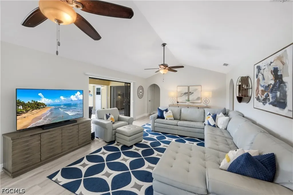 3718 SE 8th Avenue Cape Coral FL 33904
