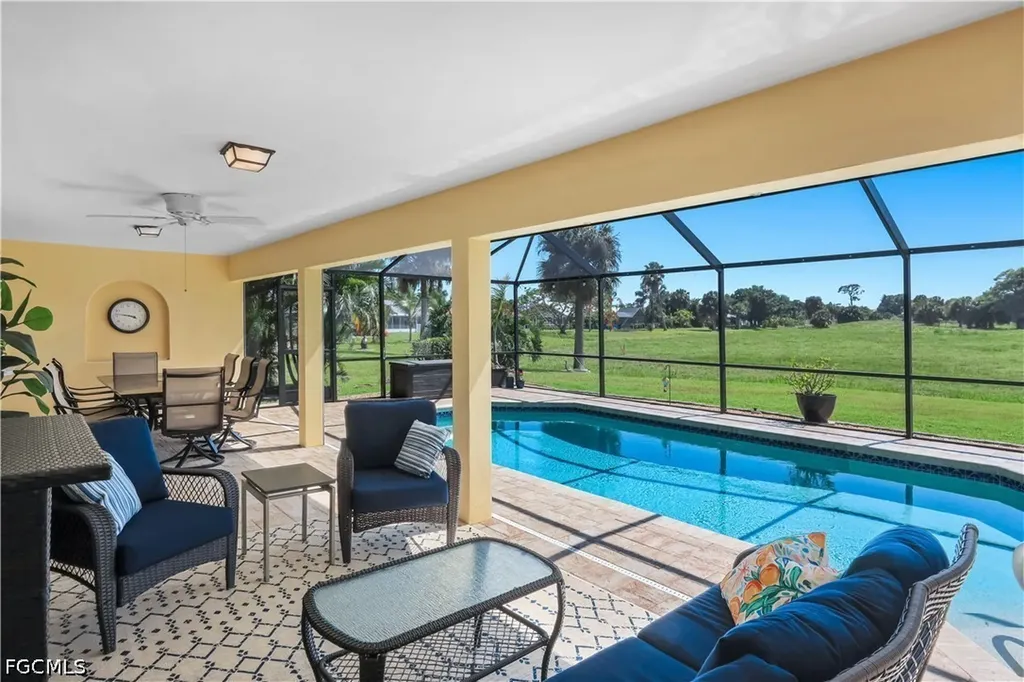 3718 SE 8th Avenue Cape Coral FL 33904