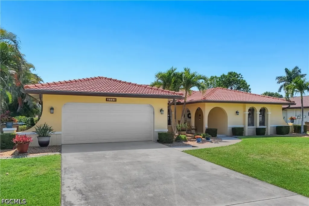 3718 SE 8th Avenue Cape Coral FL 33904
