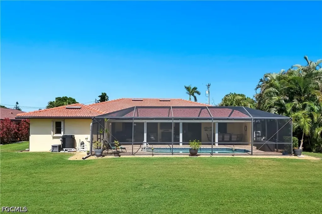 3718 SE 8th Avenue Cape Coral FL 33904