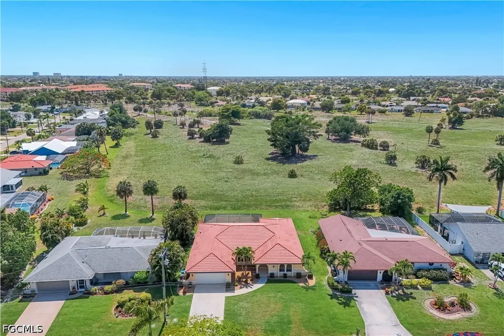 3718 SE 8th Avenue Cape Coral FL 33904