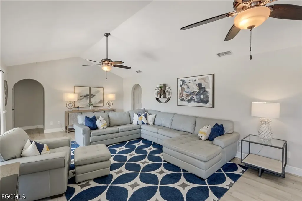 3718 SE 8th Avenue Cape Coral FL 33904