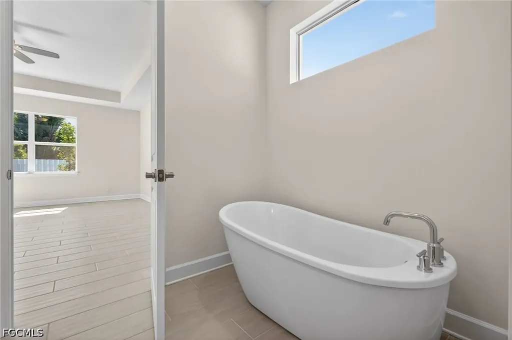 2537 SW 11th Place Cape Coral FL 33914