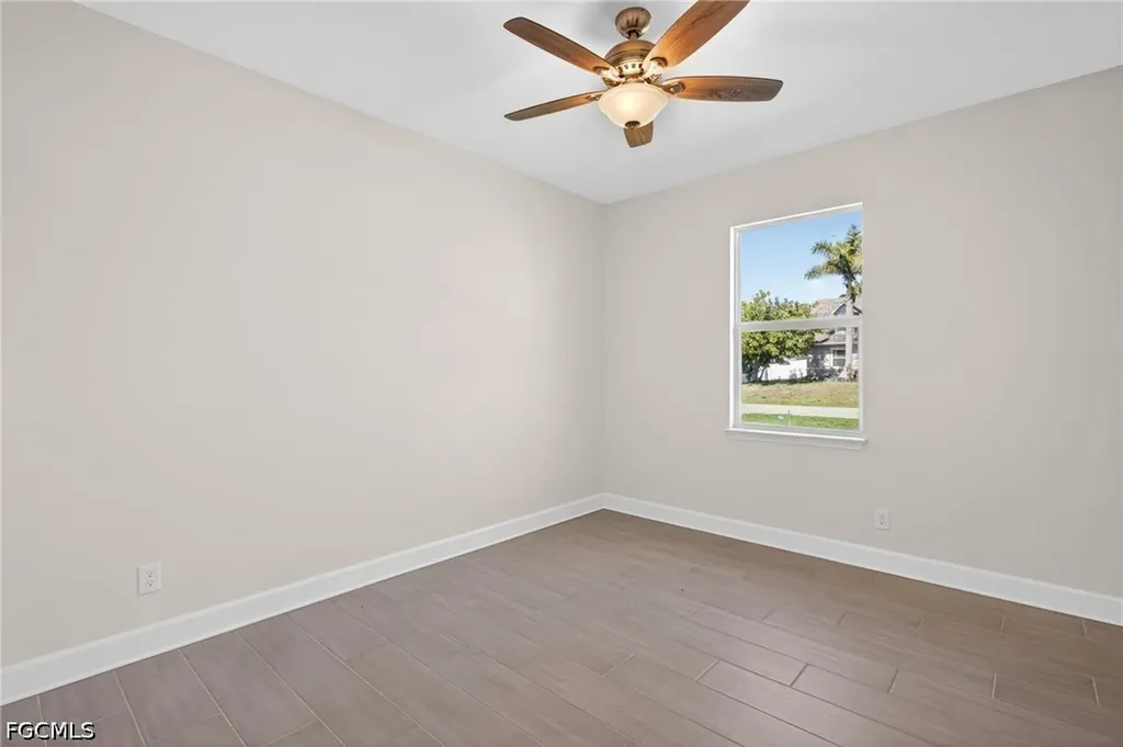 2537 SW 11th Place Cape Coral FL 33914