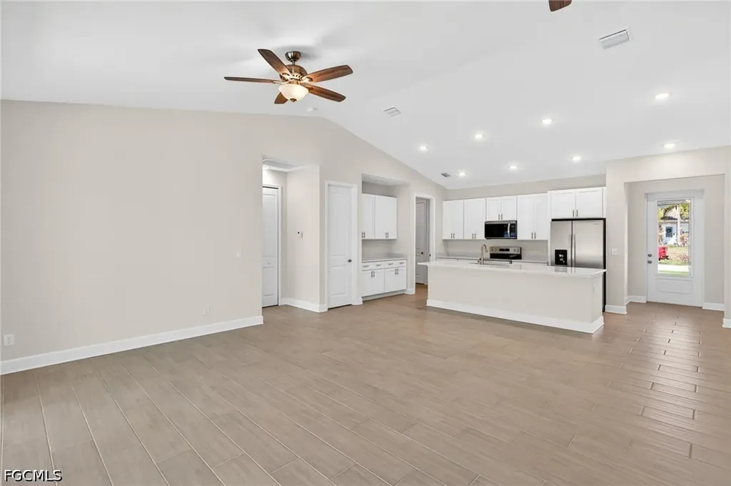 2537 SW 11th Place Cape Coral FL 33914