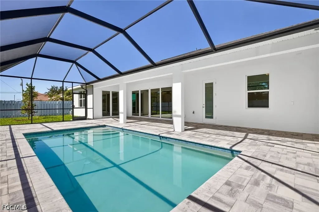2537 SW 11th Place Cape Coral FL 33914