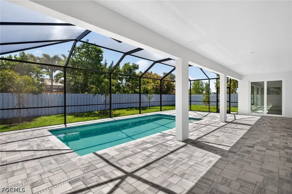 2537 SW 11th Place Cape Coral FL 33914