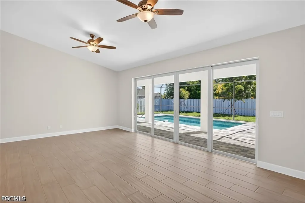 2537 SW 11th Place Cape Coral FL 33914