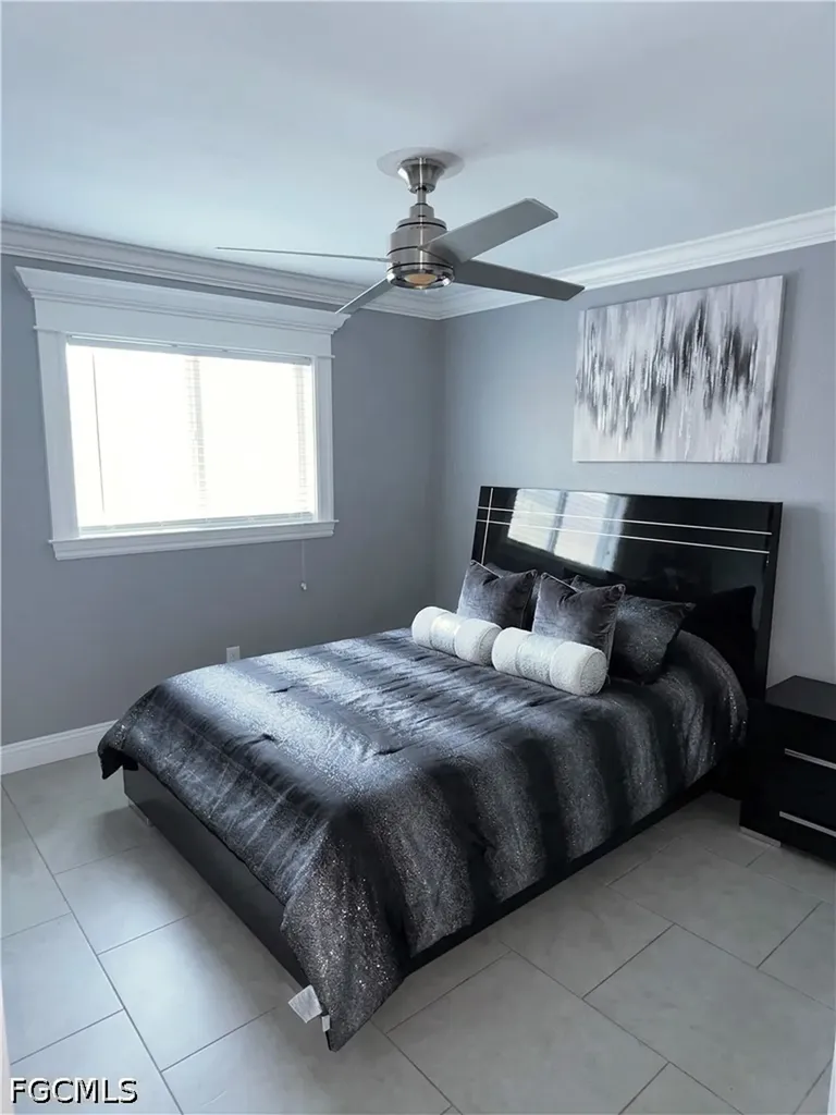 1031 NE 2nd Place Cape Coral FL 33909