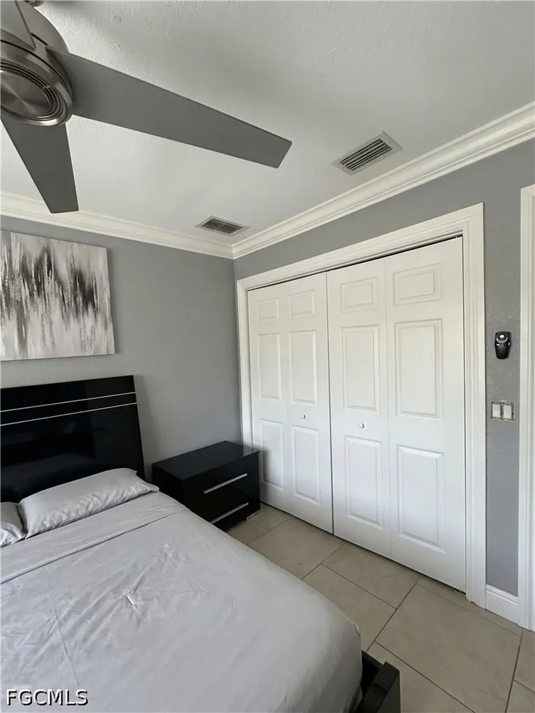 1031 NE 2nd Place Cape Coral FL 33909