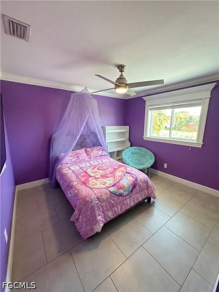 1031 NE 2nd Place Cape Coral FL 33909