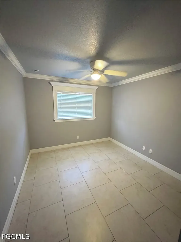 1031 NE 2nd Place Cape Coral FL 33909
