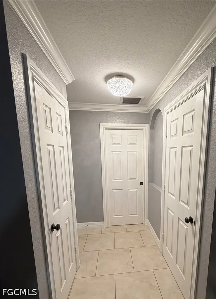 1031 NE 2nd Place Cape Coral FL 33909