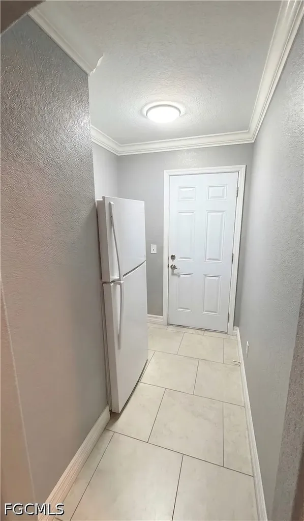 1031 NE 2nd Place Cape Coral FL 33909