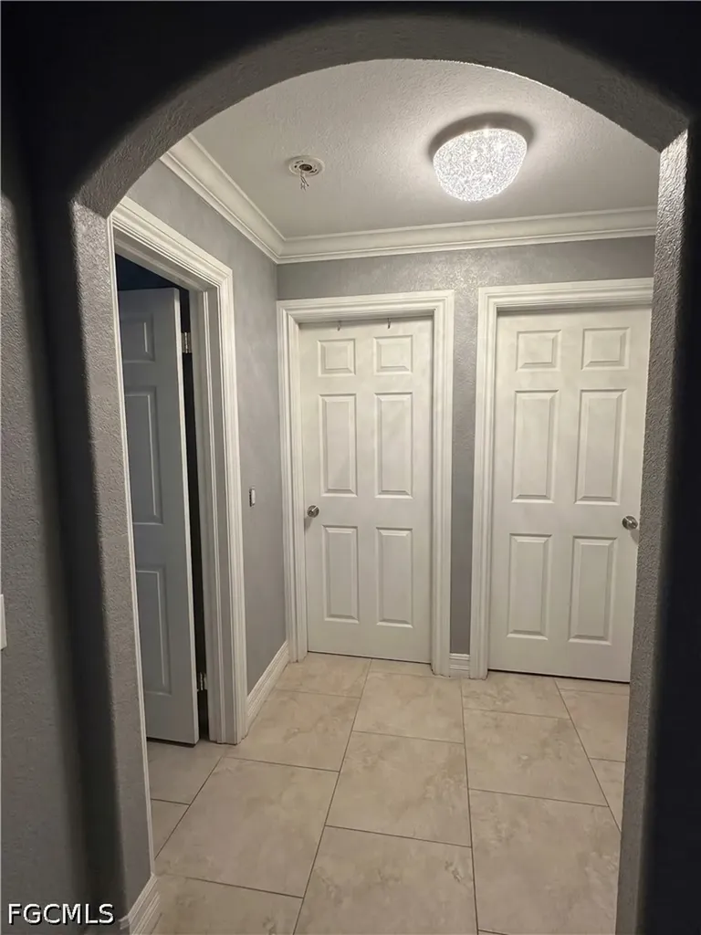 1031 NE 2nd Place Cape Coral FL 33909