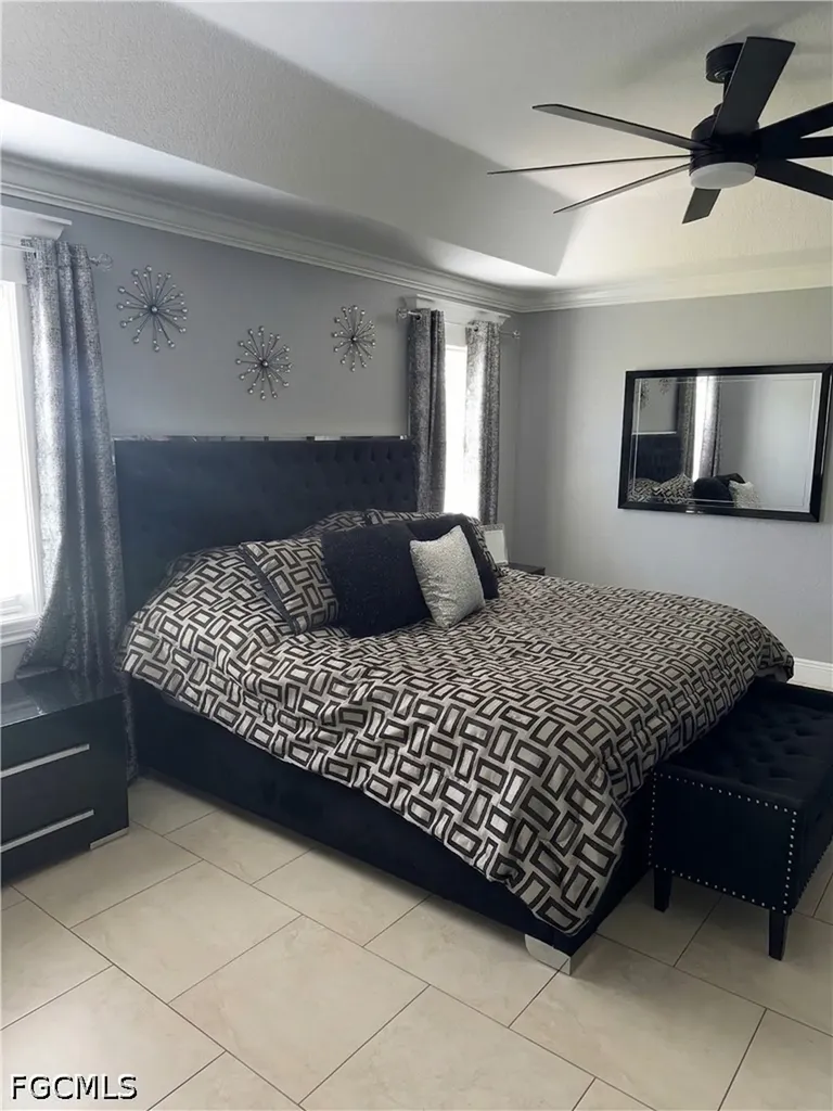 1031 NE 2nd Place Cape Coral FL 33909