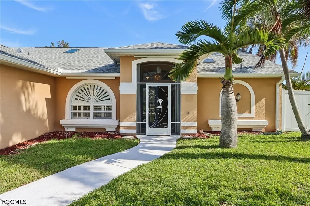 2701 SW 37th Terrace Cape Coral FL 33914