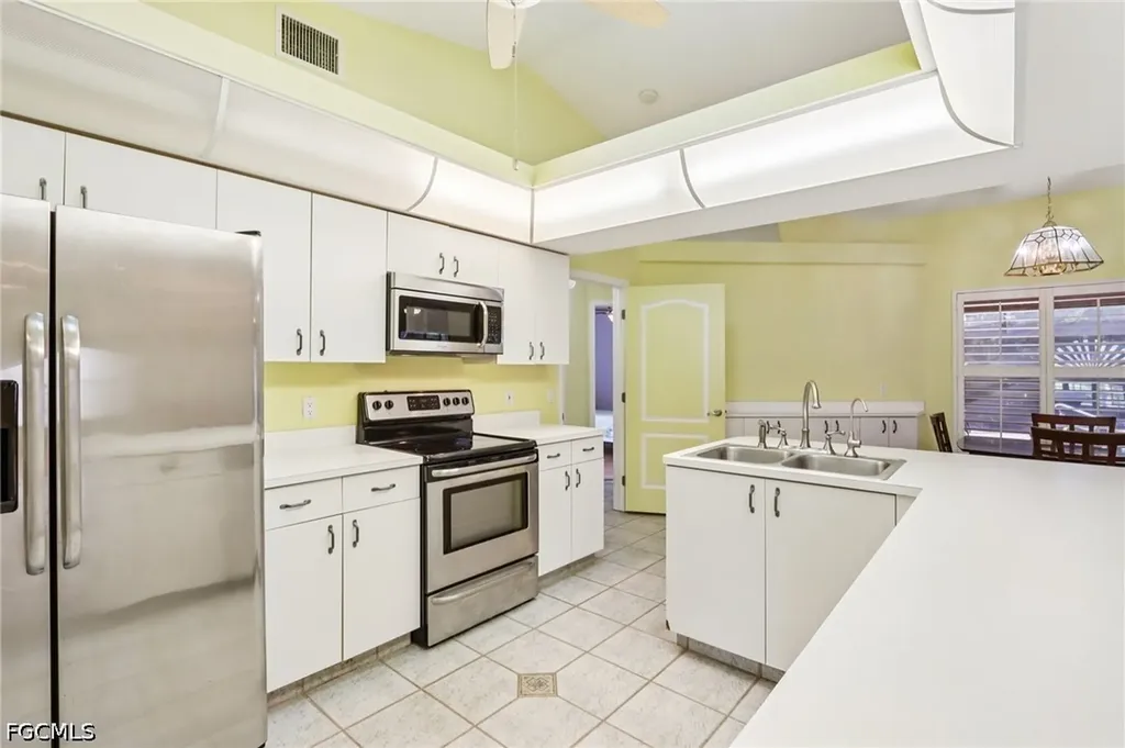 2701 SW 37th Terrace Cape Coral FL 33914