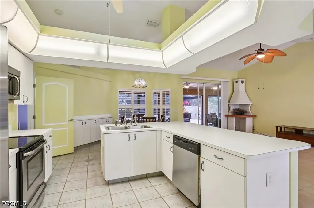 2701 SW 37th Terrace Cape Coral FL 33914