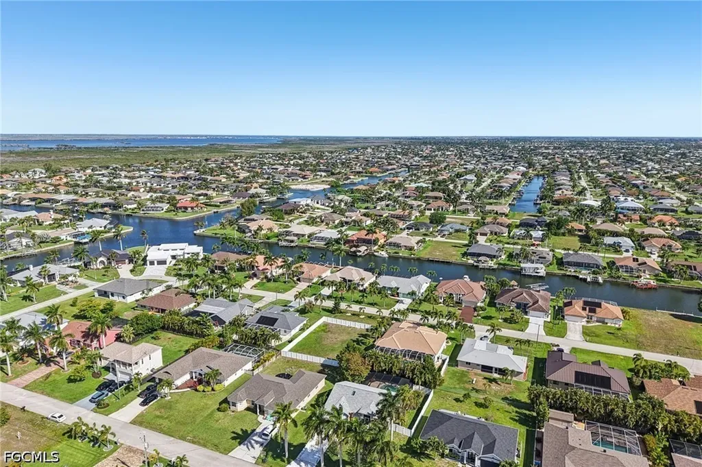 2701 SW 37th Terrace Cape Coral FL 33914
