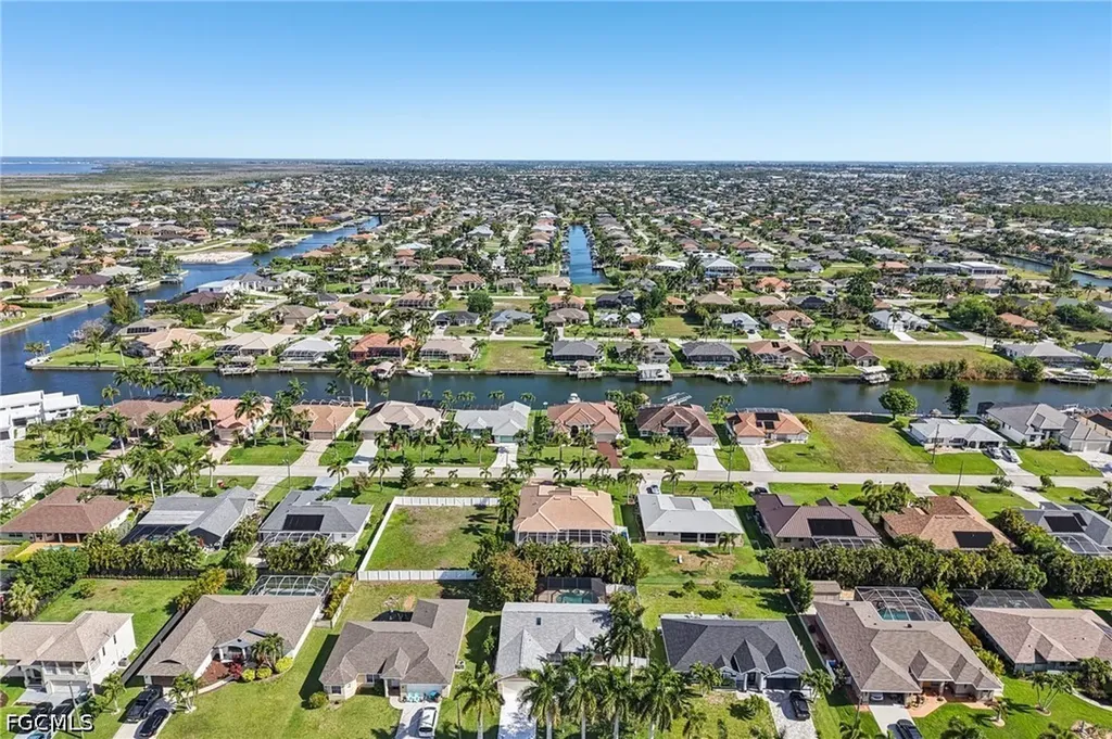 2701 SW 37th Terrace Cape Coral FL 33914