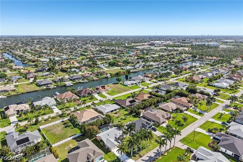 2701 SW 37th Terrace Cape Coral FL 33914