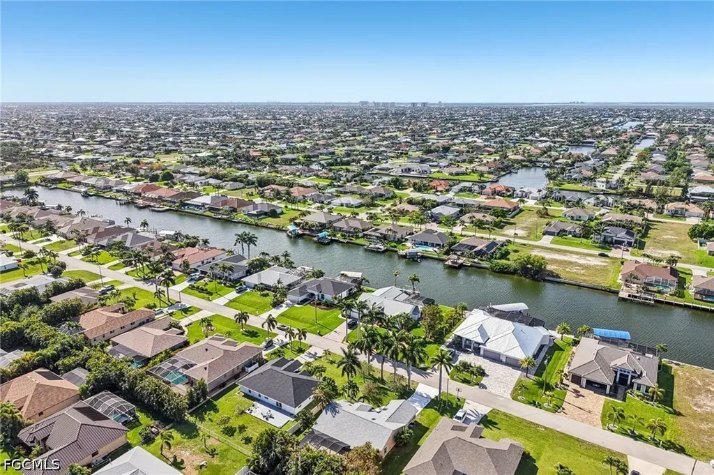 2701 SW 37th Terrace Cape Coral FL 33914