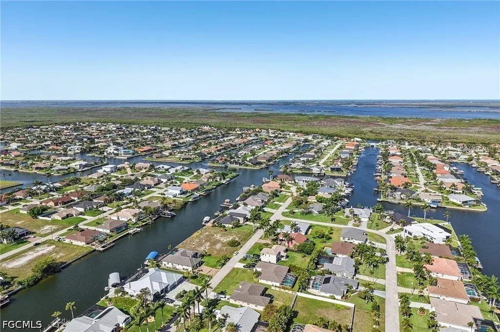 2701 SW 37th Terrace Cape Coral FL 33914