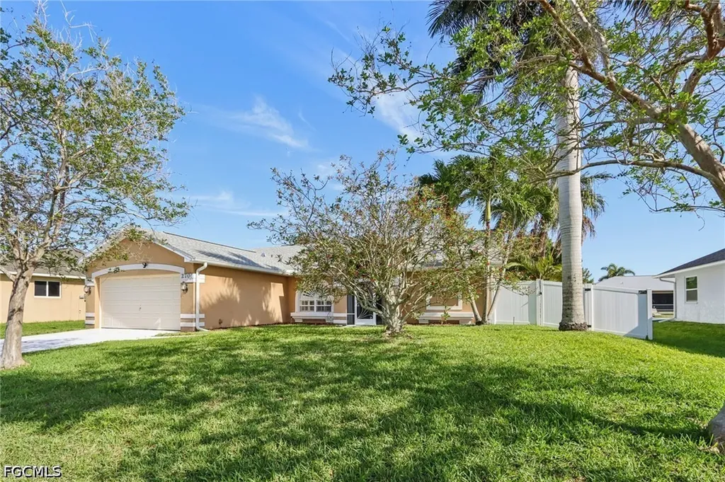 2701 SW 37th Terrace Cape Coral FL 33914