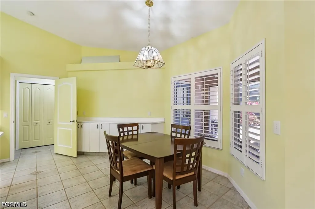 2701 SW 37th Terrace Cape Coral FL 33914
