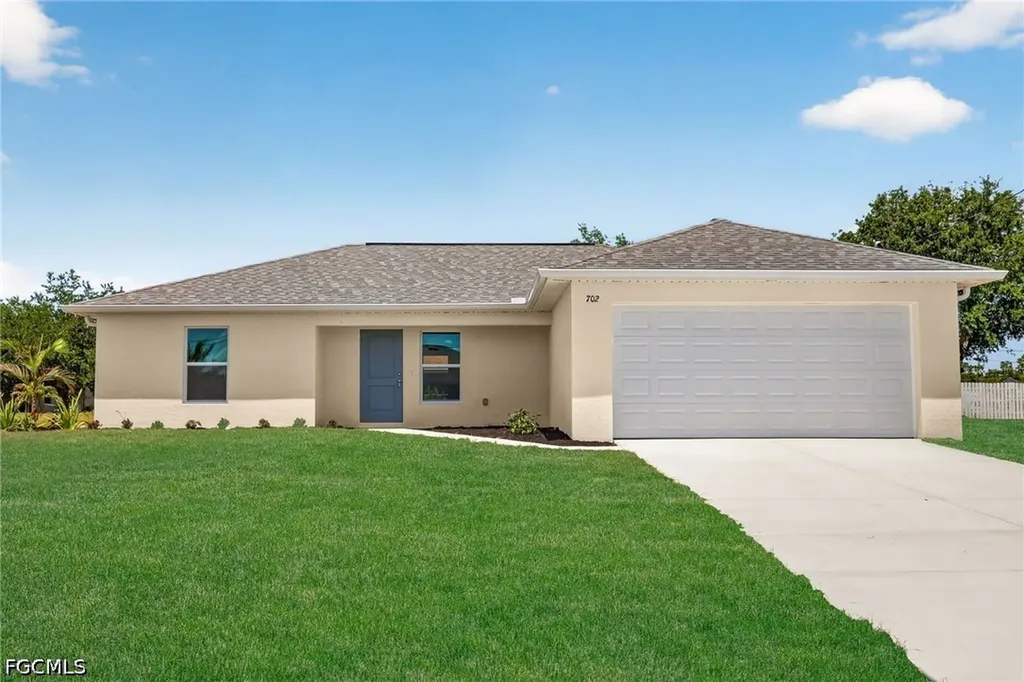 702 NW Douglas Circle Cape Coral FL 33993