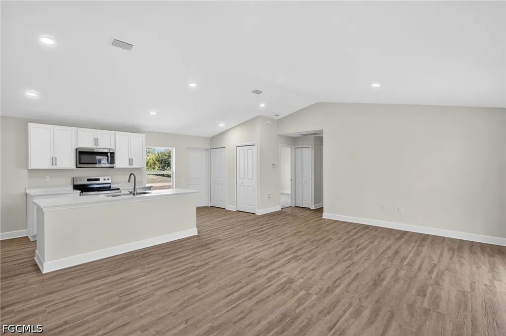 702 NW Douglas Circle Cape Coral FL 33993